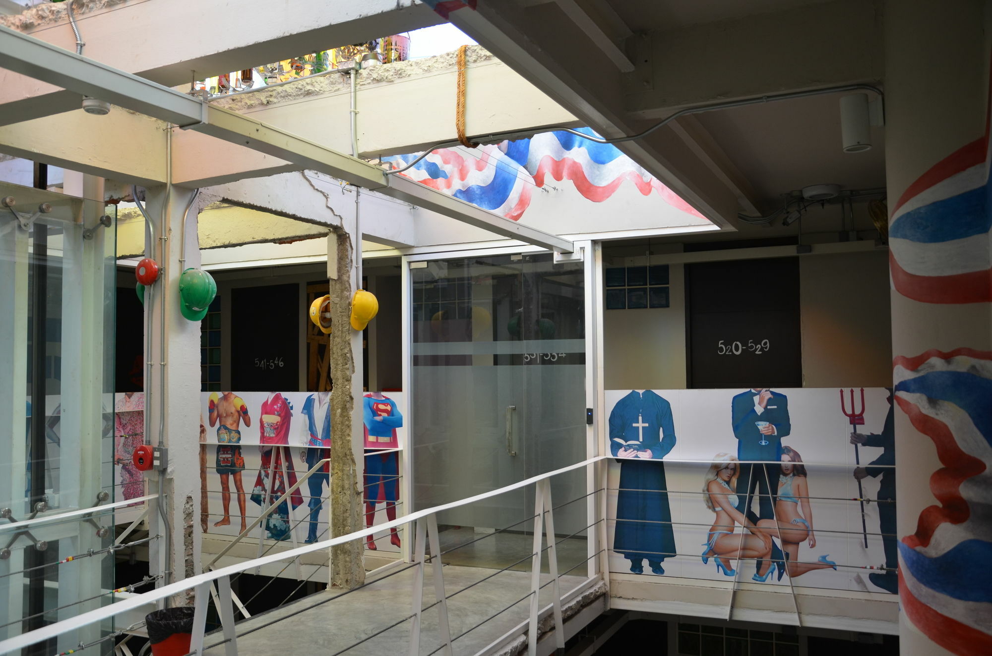 Silom Art Hostel Bangkok Exterior photo